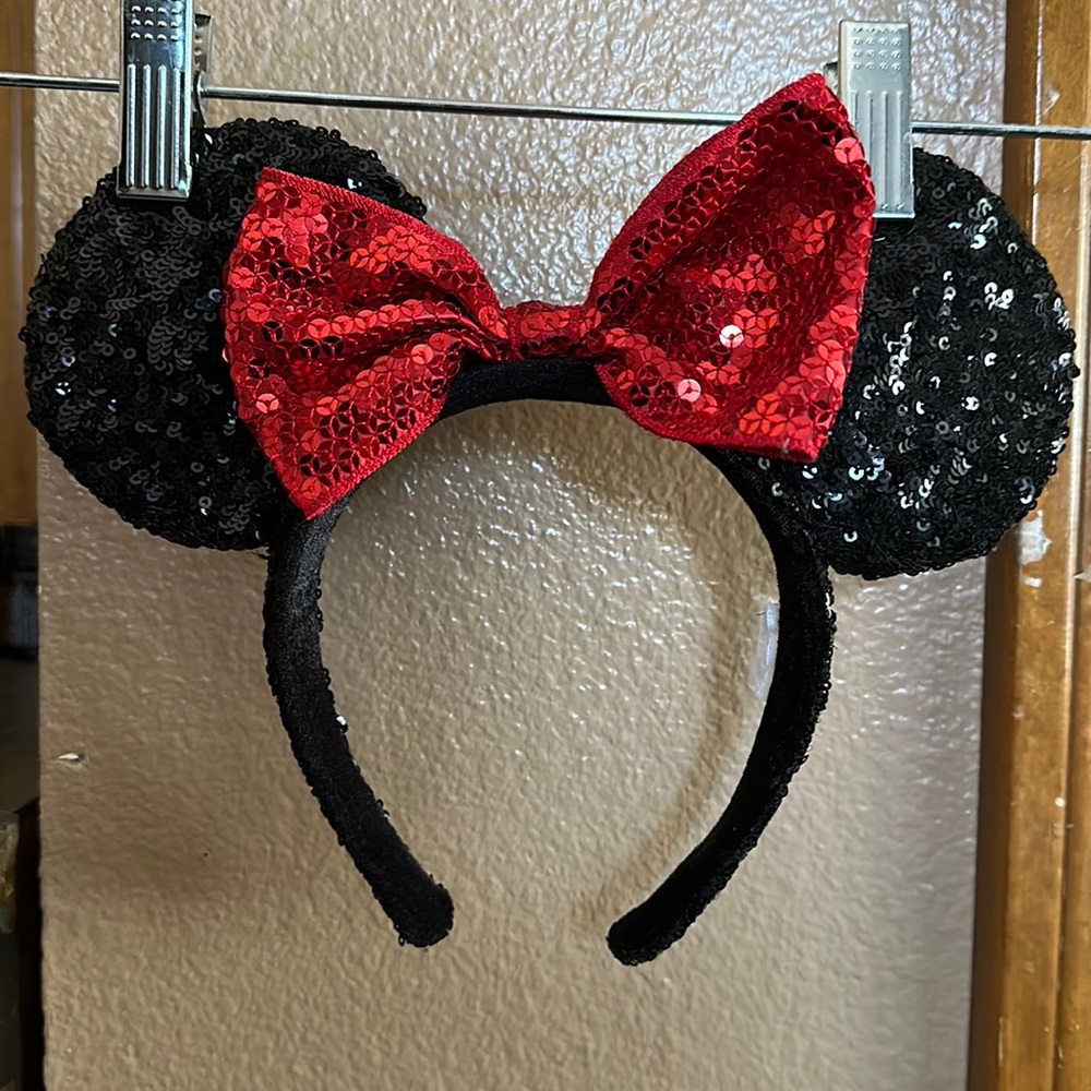 Sequence Minnie /Mickey Mouse ears from Disneyland